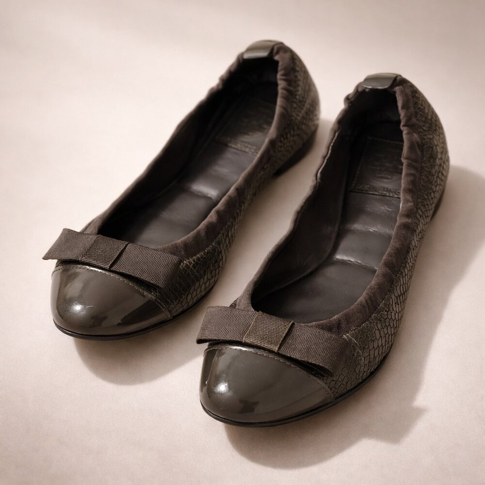 Tory Burch Snake-Effect Cap Toe Leather Ballet Flats Bow Gray 6.5 - Picture 2 of 9